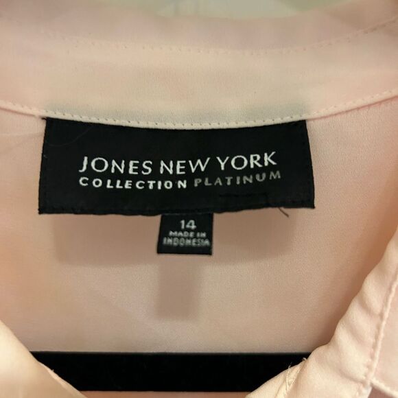 Jones New York Dusty pink button up blouse - Picture 4 of 6
